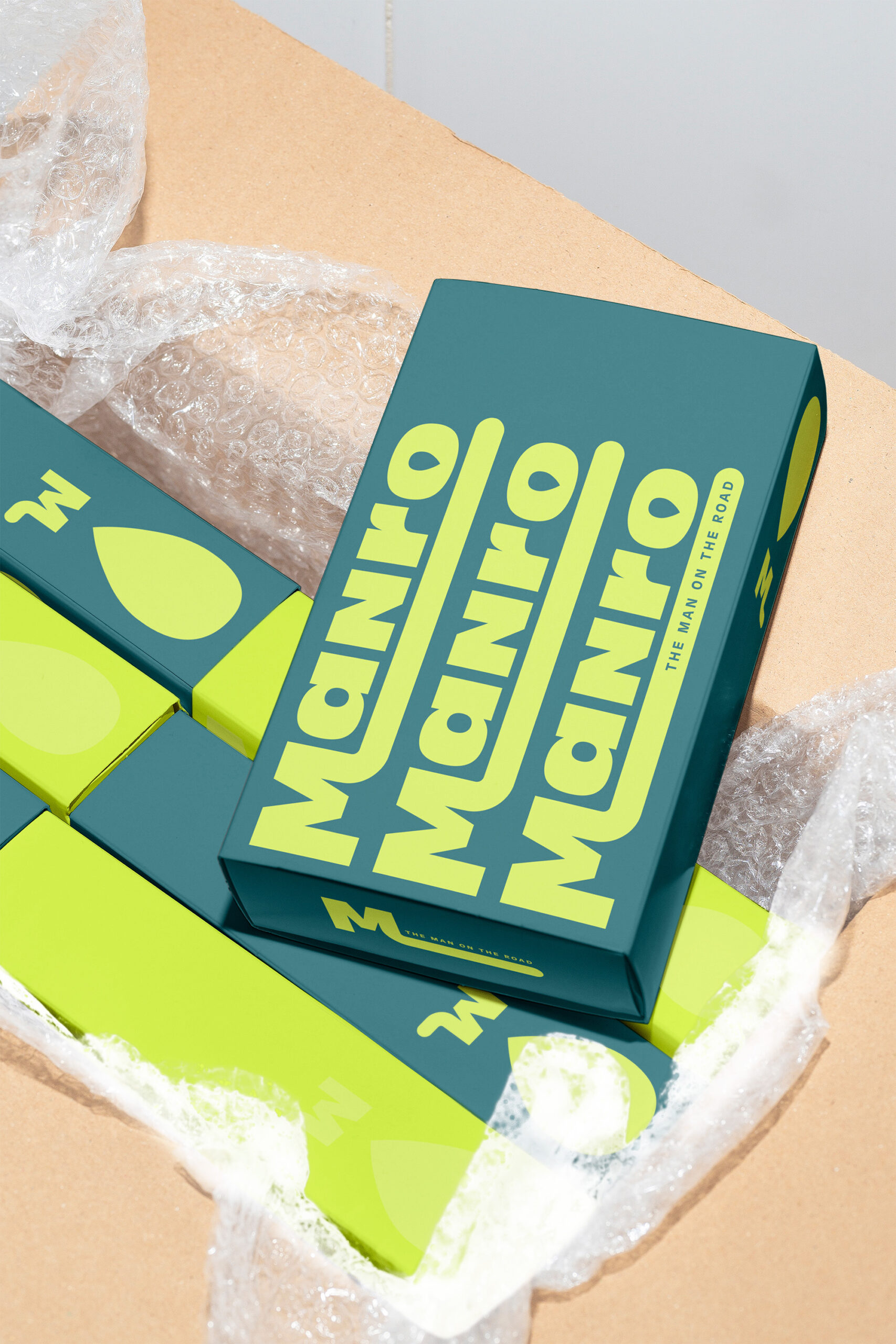 Bendito_Mockup-MB-Free-Box-03